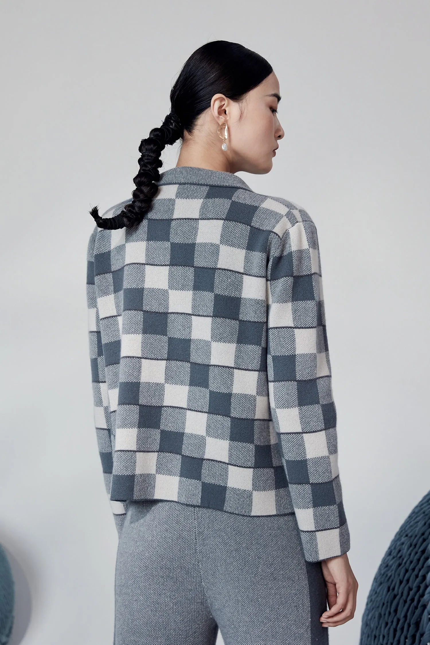 Extra thick check-pattern 100% cardigan