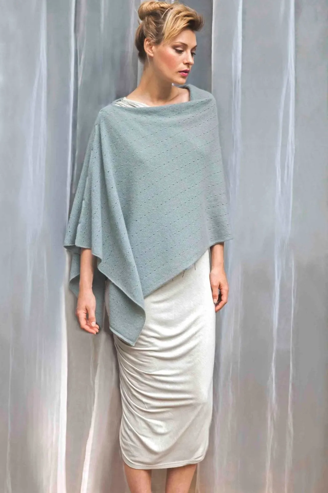 Pale blue cashmere poncho Multiway